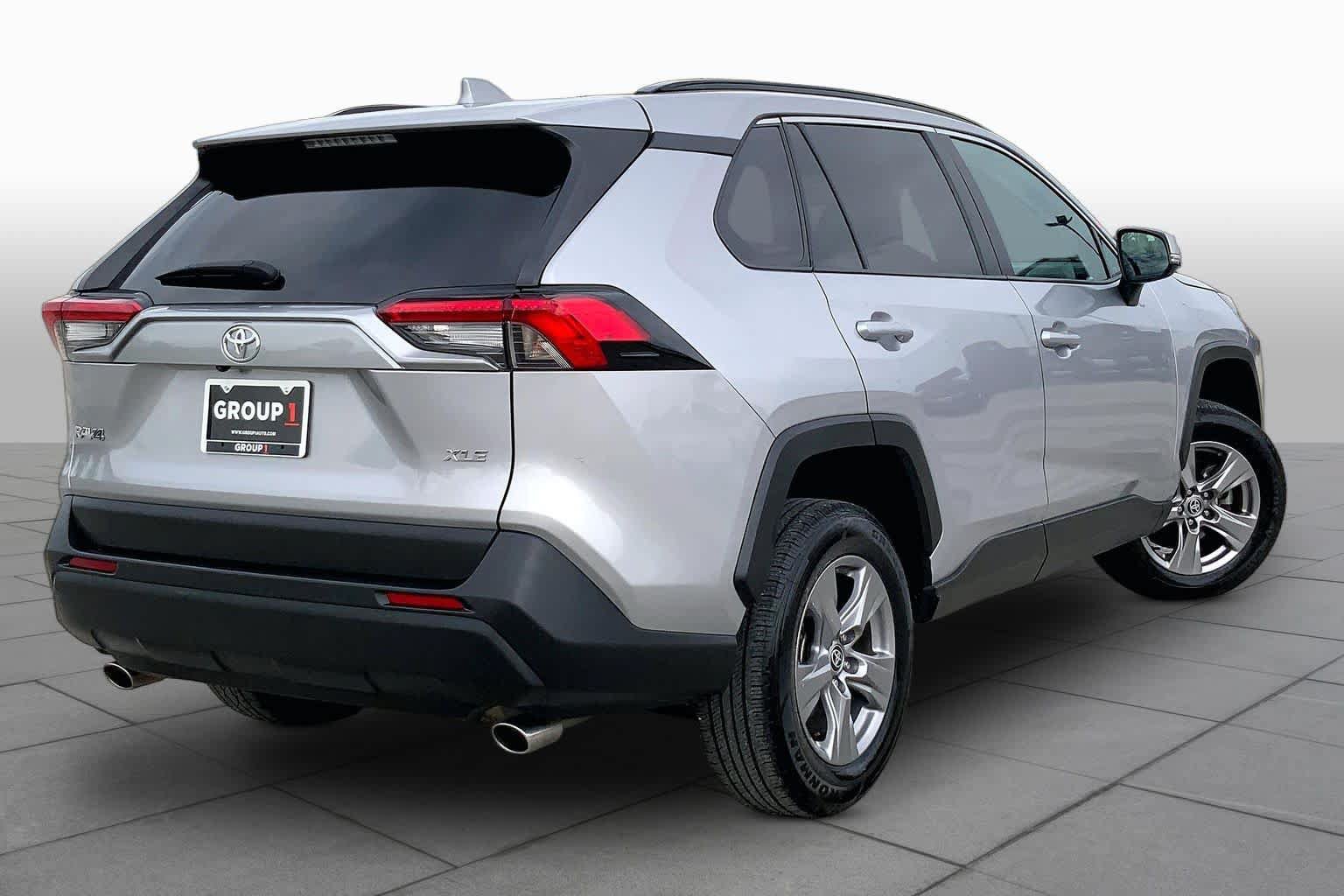 Used 2024 Toyota RAV4 XLE FWD image 12