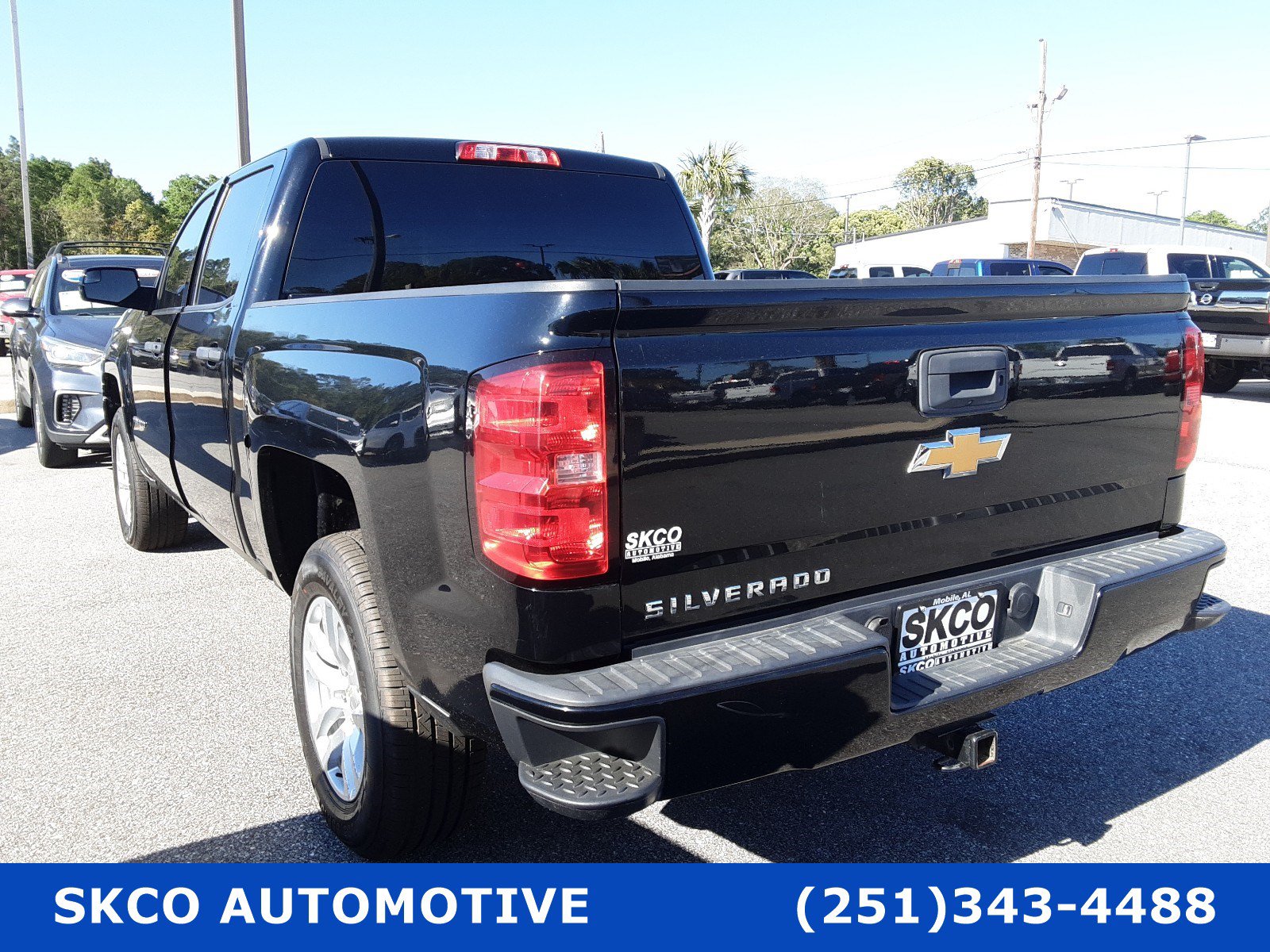 Used 2018 Chevrolet Silverado 1500 Custom RWD image 3