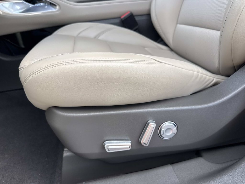 Used 2025 Lincoln Nautilus Premier AWD/4WD image 20