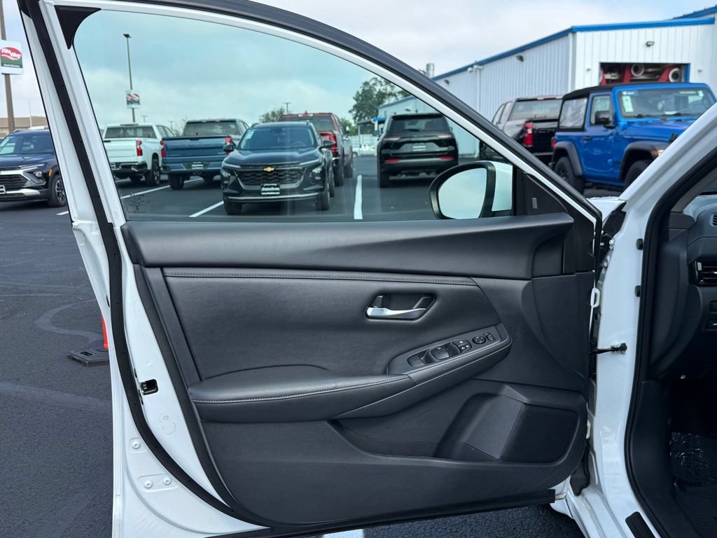 Used 2025 Nissan Sentra SV FWD image 19