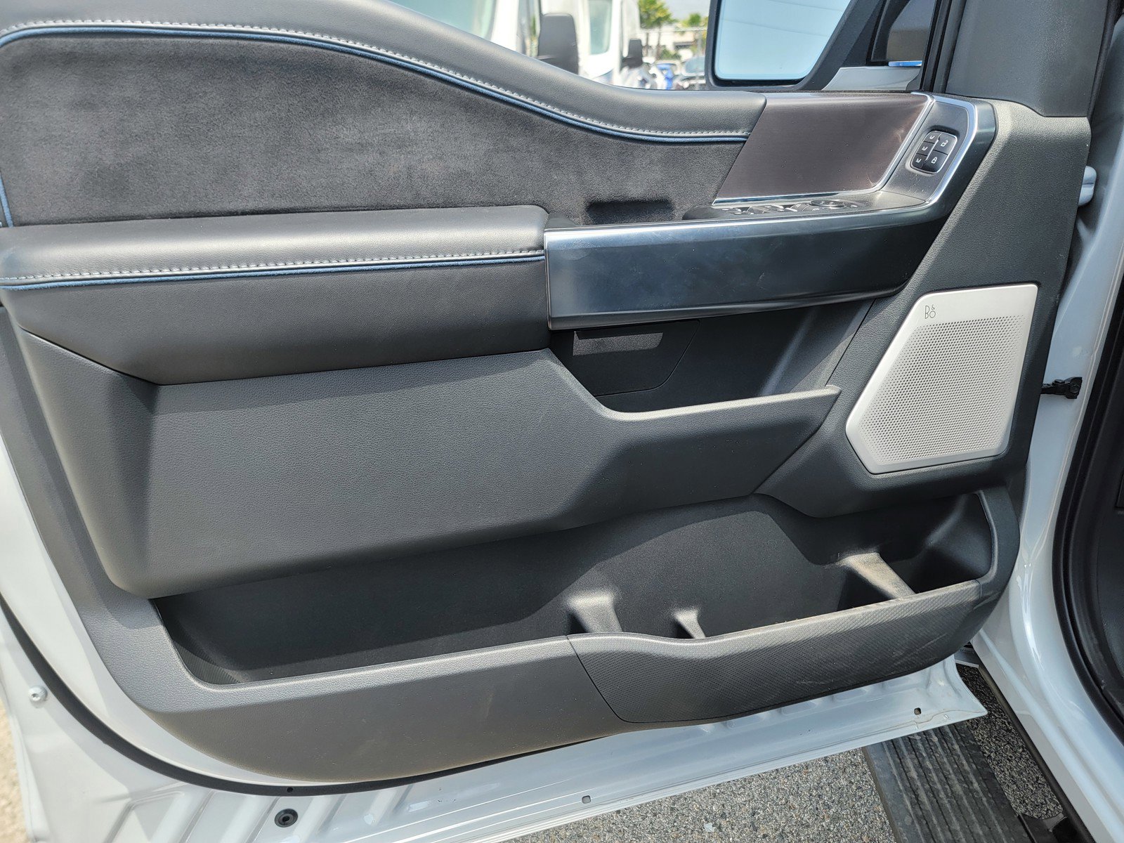 New 2025 Ford F150 Platinum w/ Equipment Group 702A High image 8