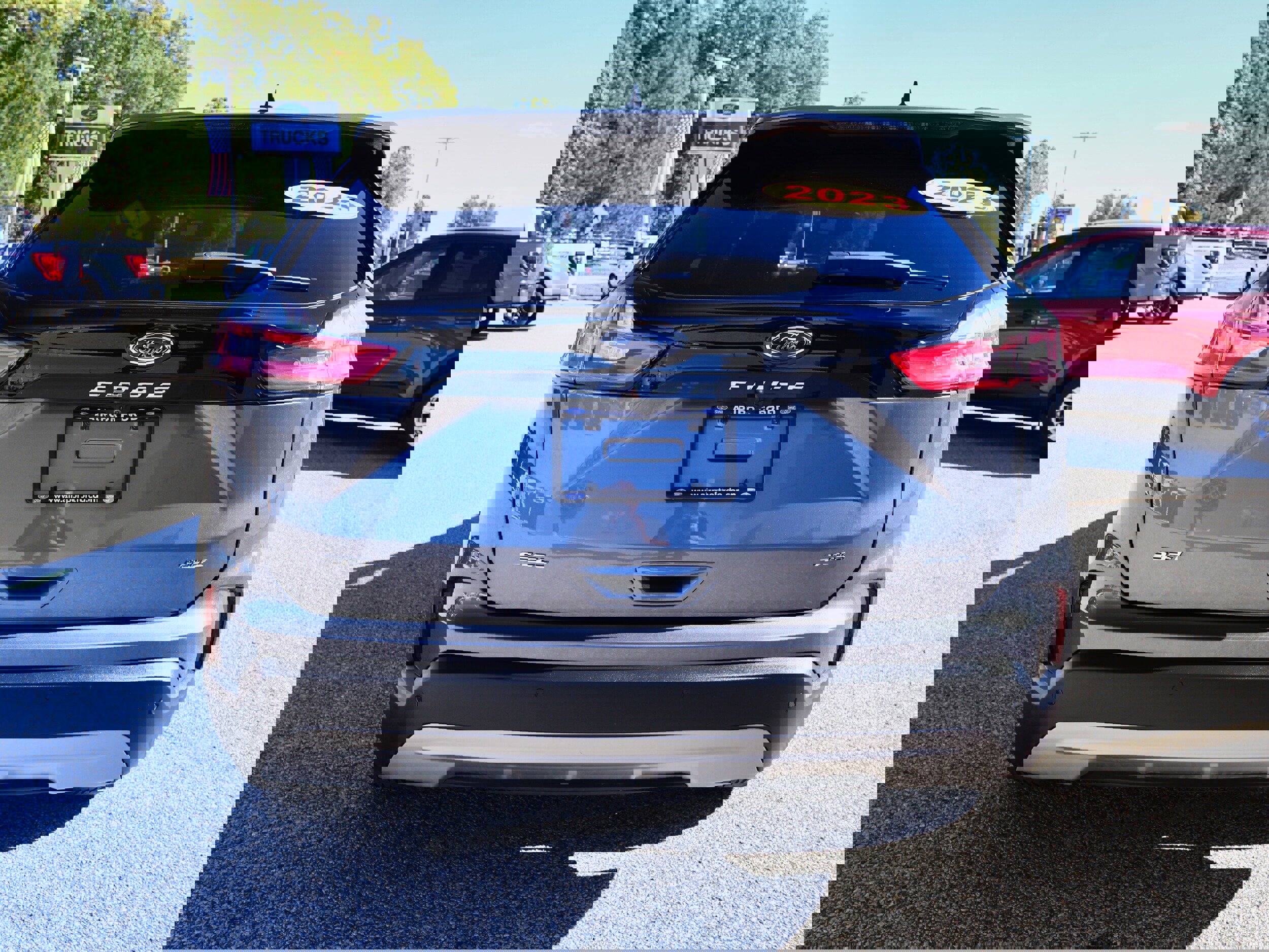 Used 2023 Ford Edge SEL w/ Convenience Package image 4