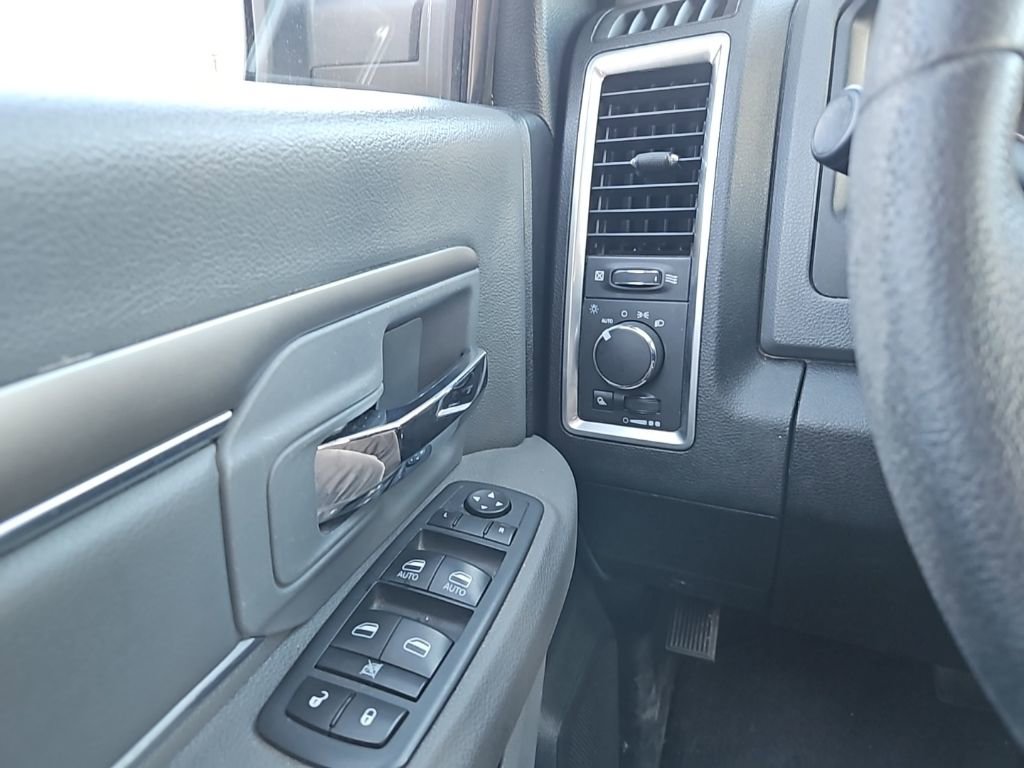 Used 2019 RAM 1500 Classic SLT image 22