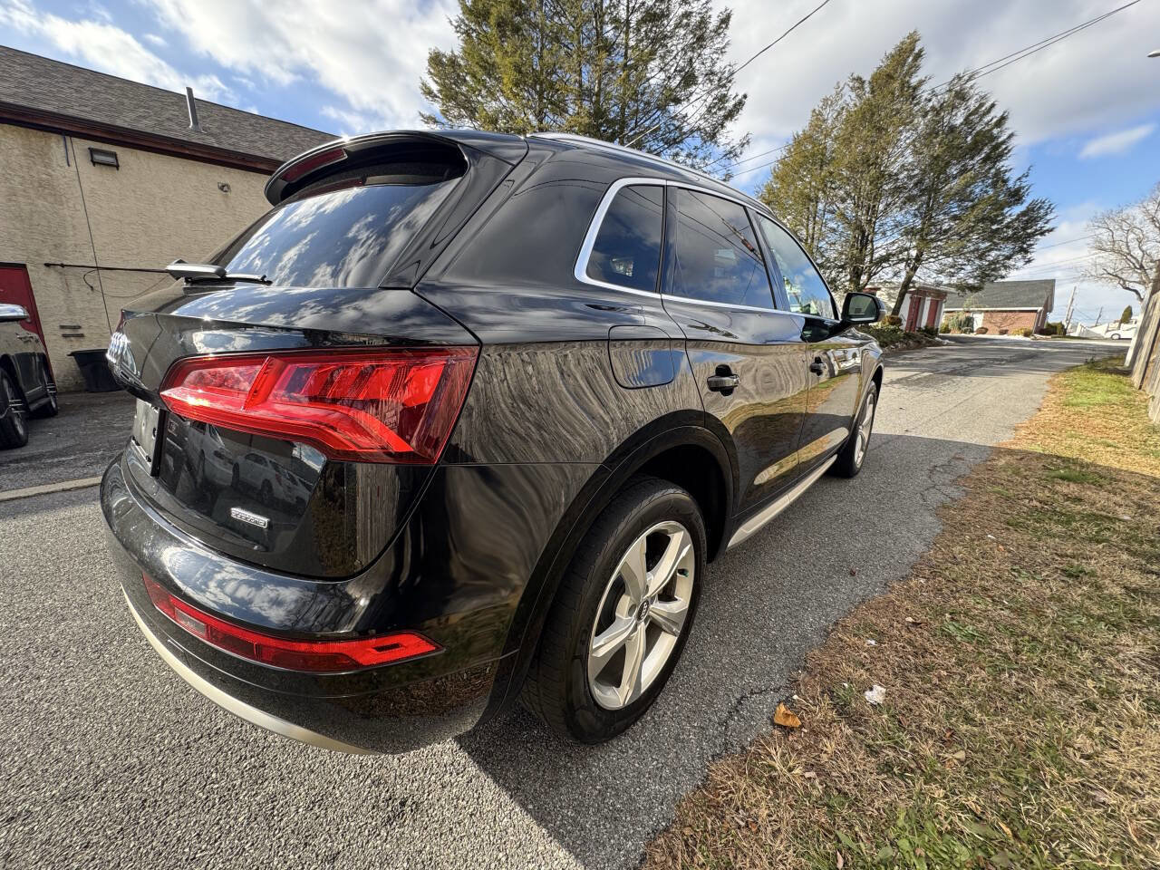 Used 2020 Audi Q5 2.0T Premium w/ Convenience Package image 6
