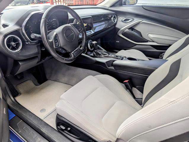 Used 2017 Chevrolet Camaro LT w/ Technology Package image 6