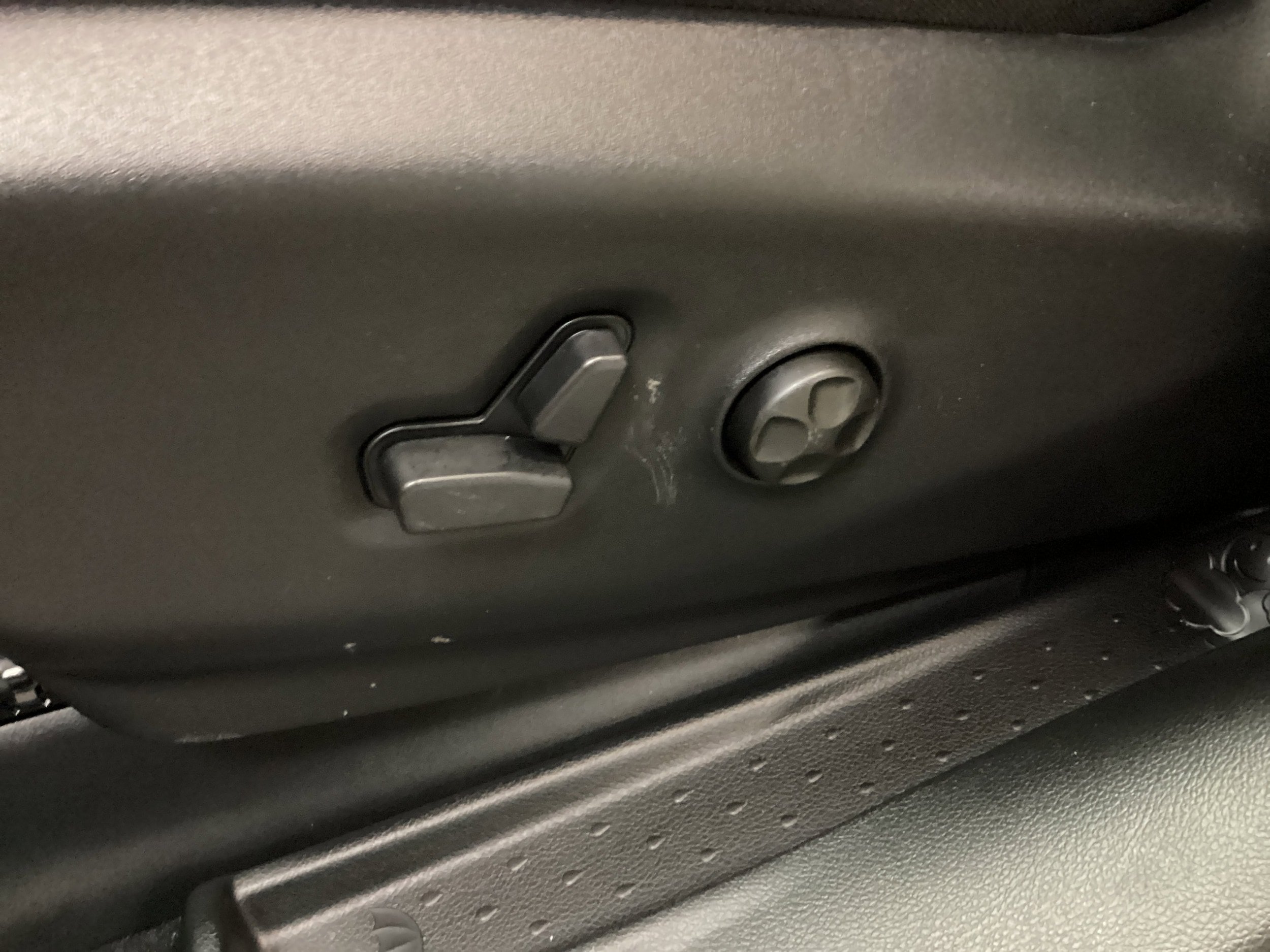 New 2026 Chrysler Pacifica Select FWD image 16