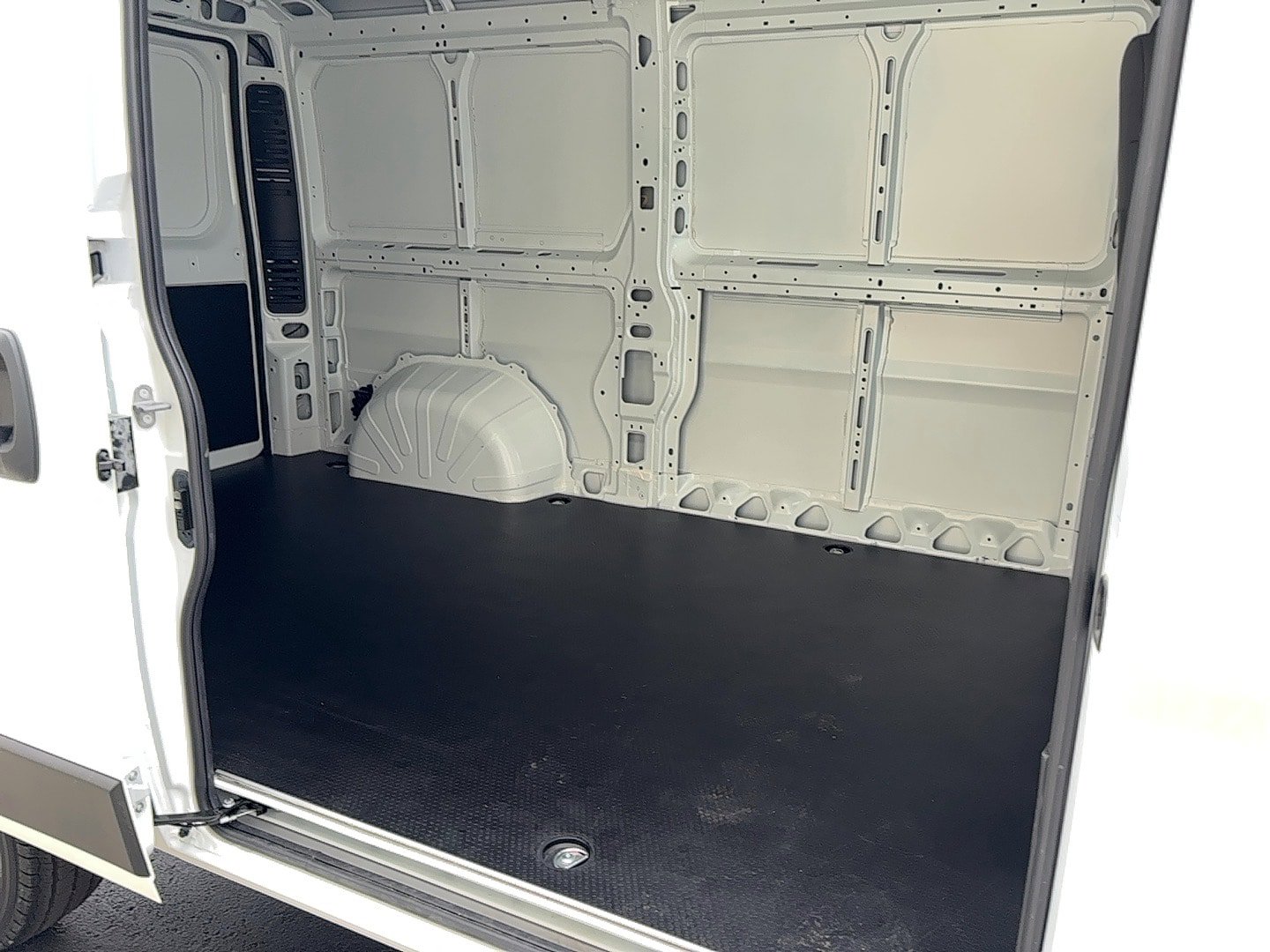 New 2026 RAM ProMaster 1500 w/ Convenience Group FWD image 7