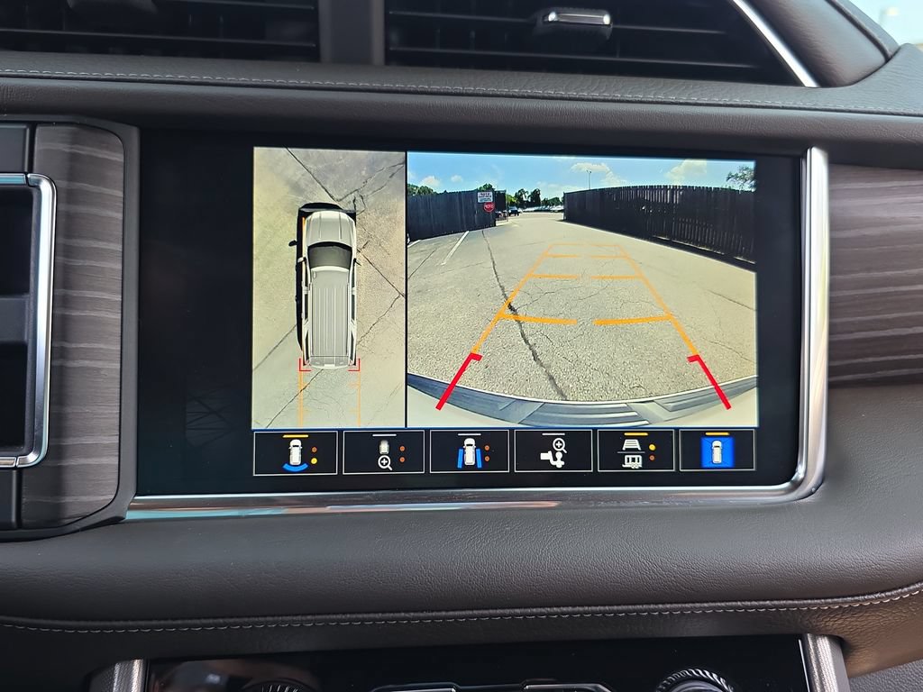 Used 2023 GMC Yukon Denali RWD image 24