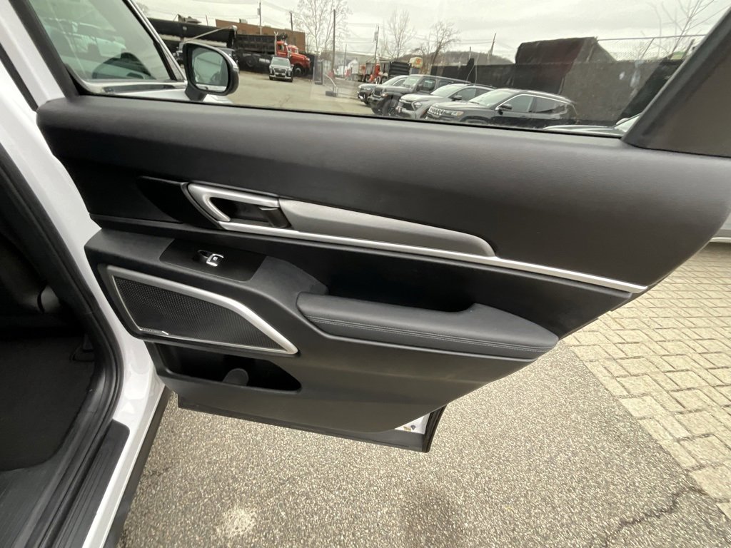 Used 2022 Kia Telluride LX image 30