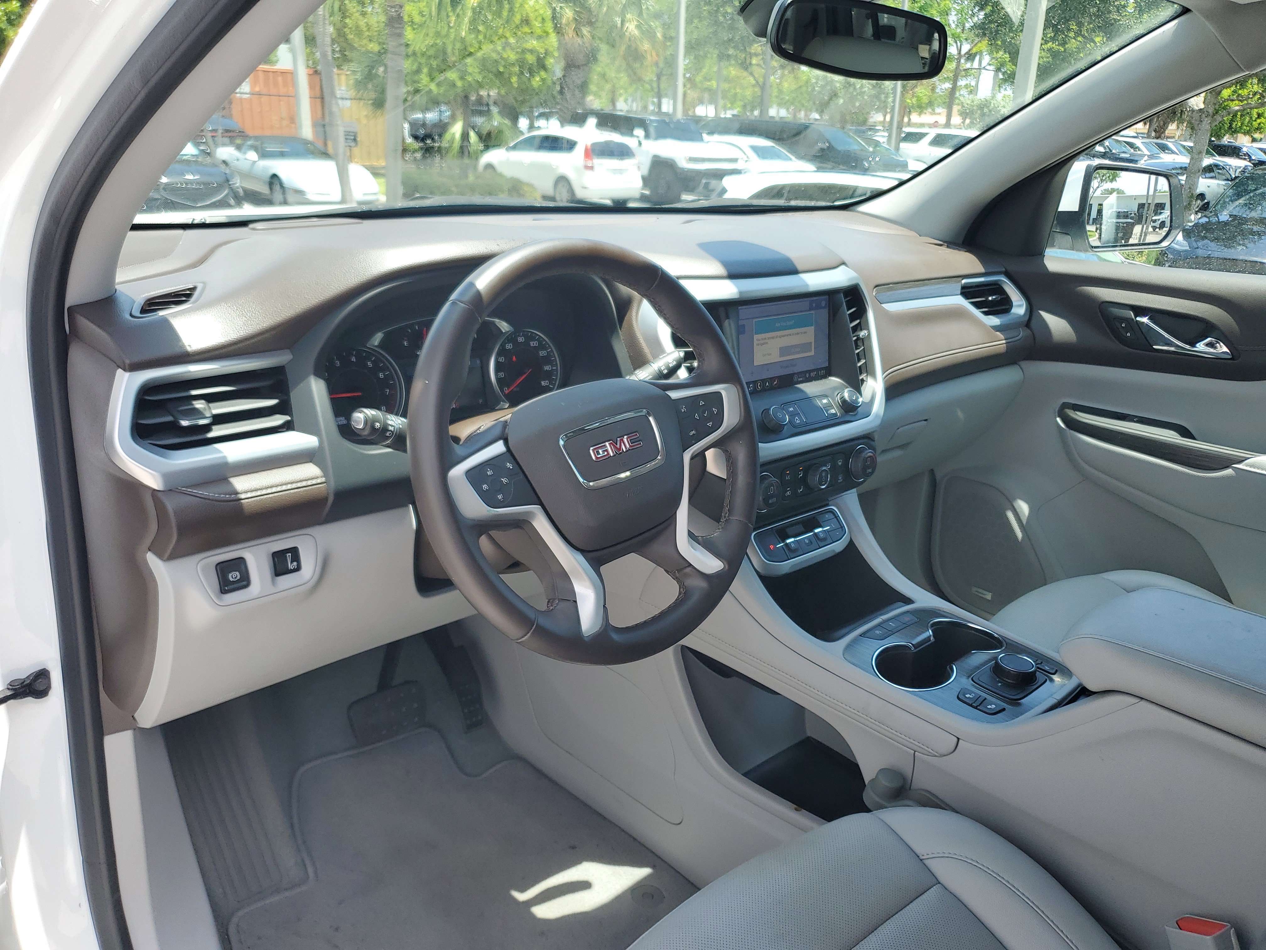 Used 2023 GMC Acadia SLT FWD image 11