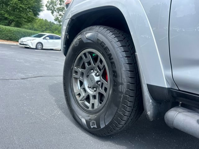 Used 2020 Toyota 4Runner Venture AWD/4WD image 13
