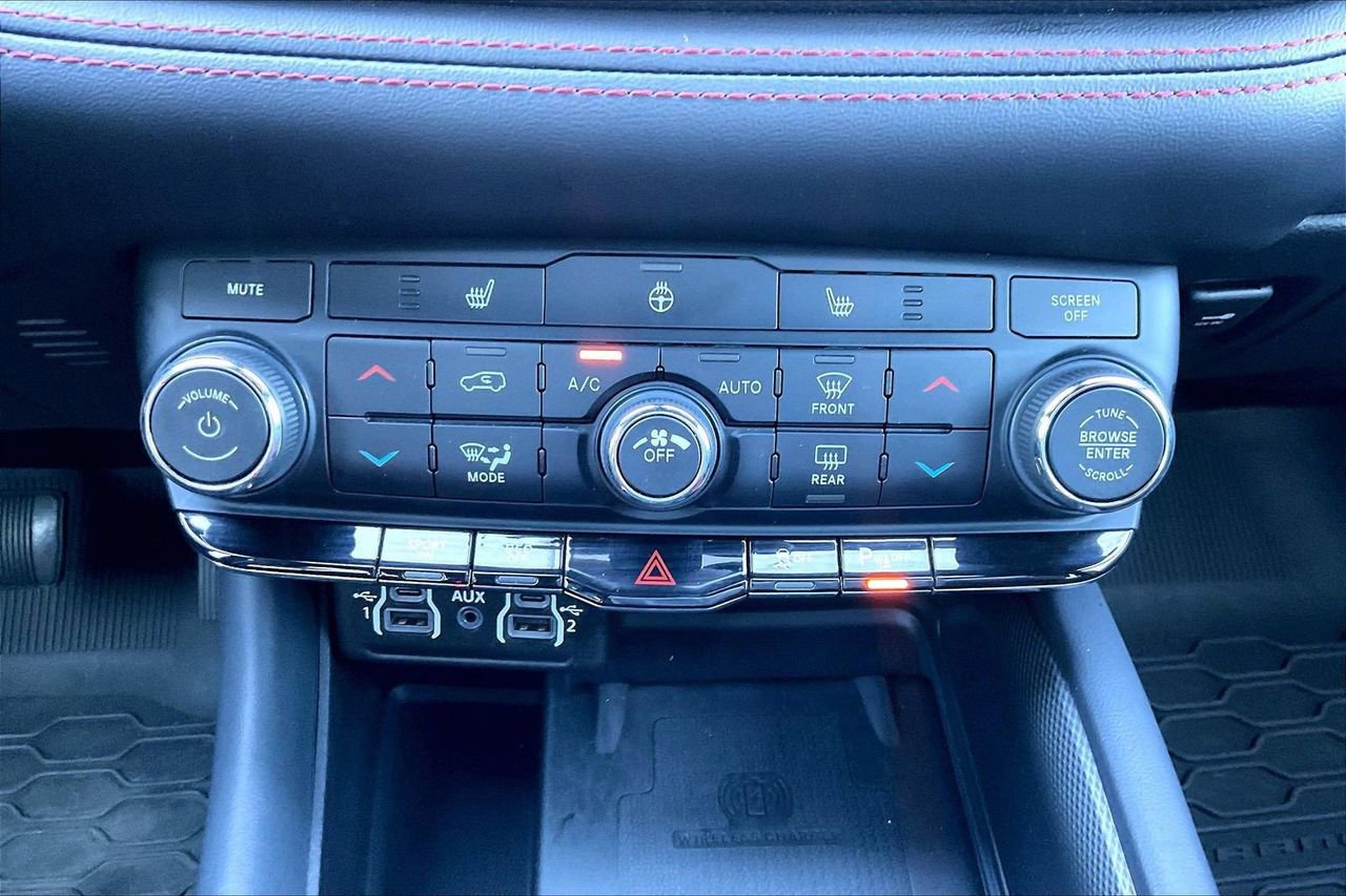 Certified 2024 Dodge Durango R/T w/ Blacktop Package AWD/4WD image 19