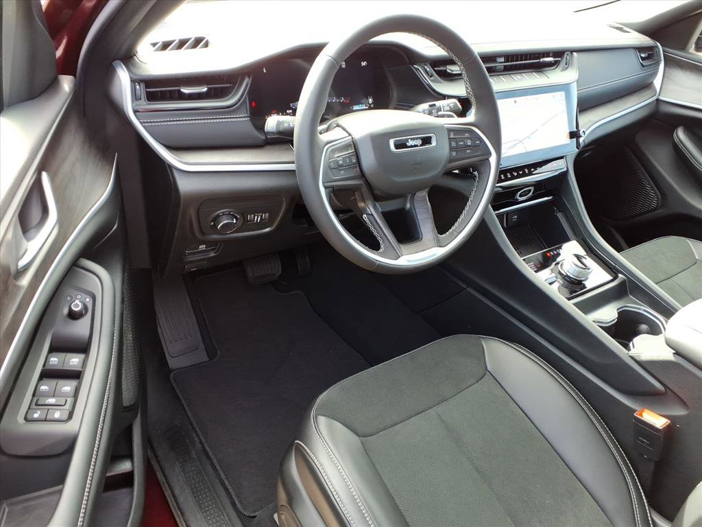 New 2026 Jeep Grand Cherokee Altitude image 17