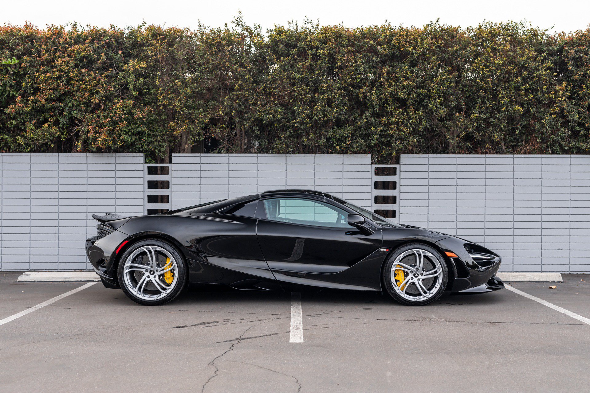 Used 2024 McLaren 750S Spider RWD image 7