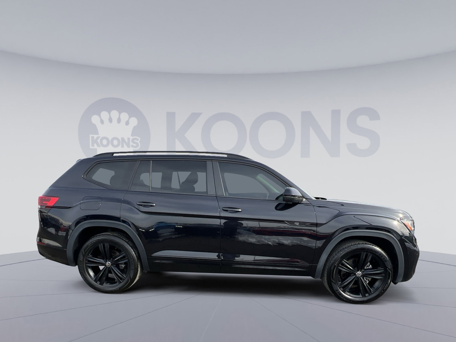 Used 2022 Volkswagen Atlas SEL R-Line image 17