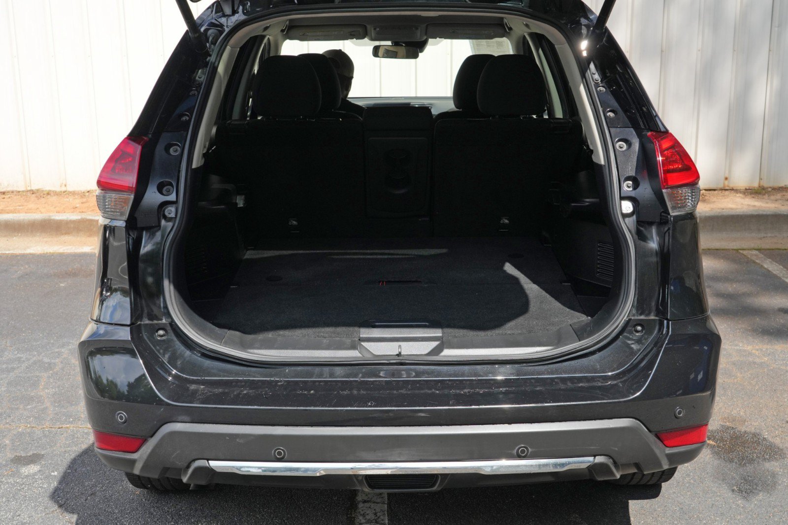 Used 2020 Nissan Rogue SV FWD image 9