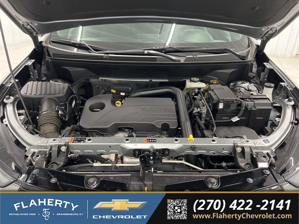 Used 2023 Chevrolet Equinox RS w/ LPO, Floor Liner Package FWD image 16