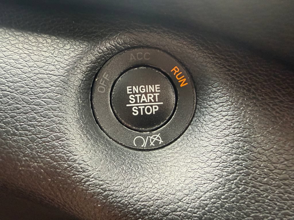Used 2021 Jeep Cherokee Limited AWD/4WD image 28