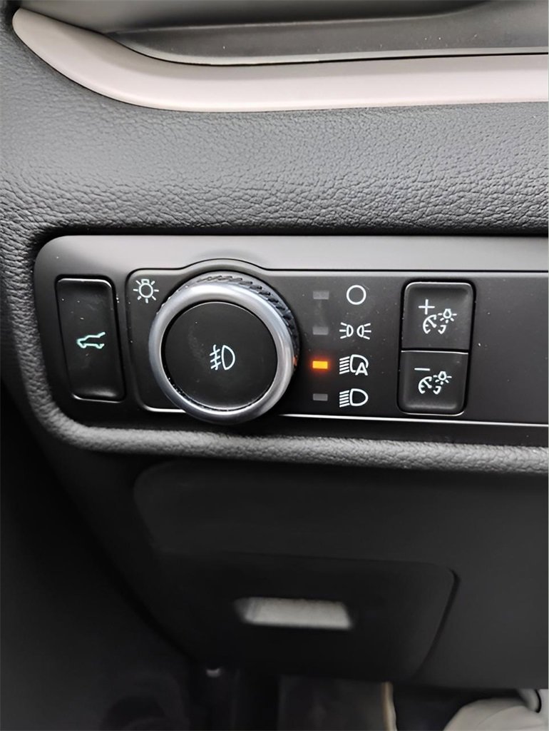 Certified 2023 Ford Explorer XLT w/ Equipment Group 202A image 25