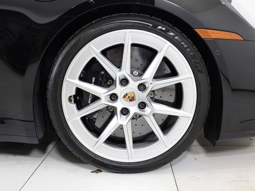 Certified 2025 Porsche 911 Carrera GTS RWD image 24
