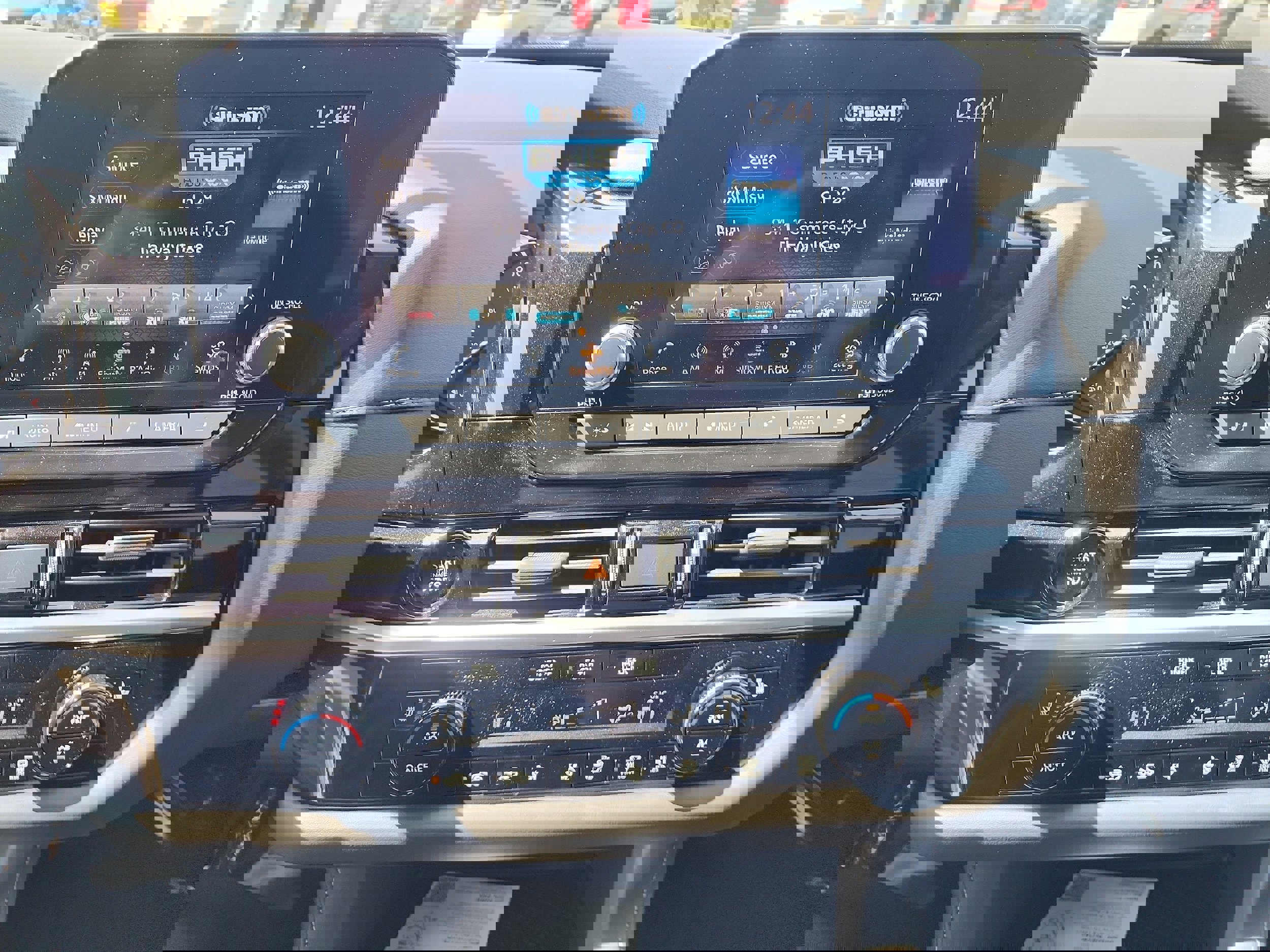 New 2025 Nissan Pathfinder SV w/ Black Appearance Package image 13