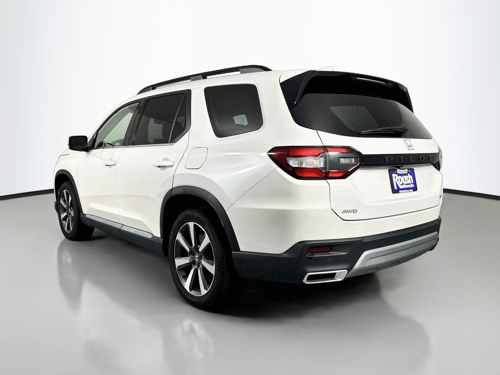 Certified 2024 Honda Pilot Touring image 7