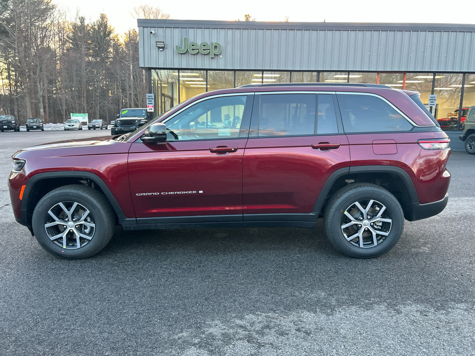 New 2026 Jeep Grand Cherokee Limited AWD/4WD image 10