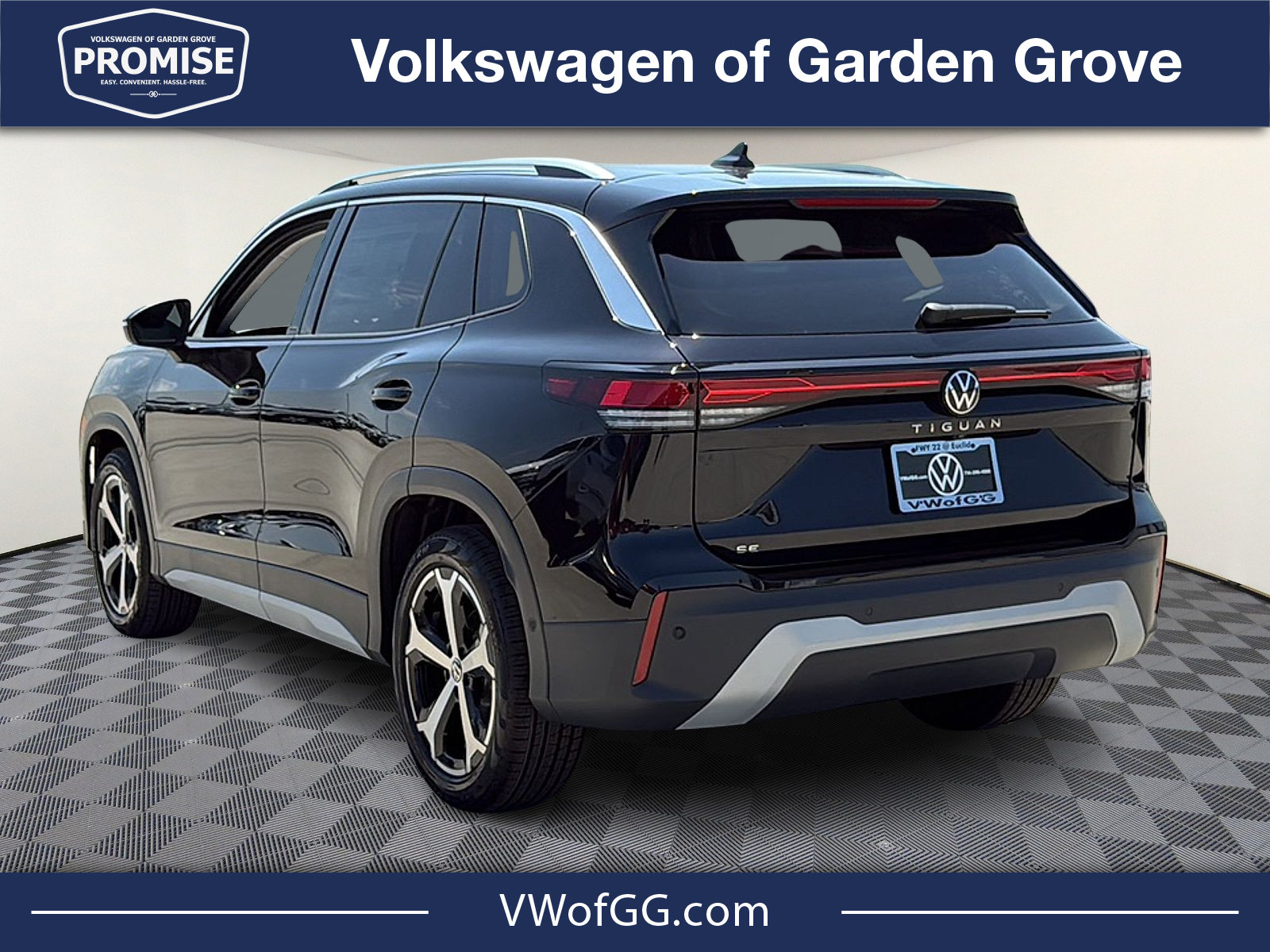New 2026 Volkswagen Tiguan SE FWD image 6