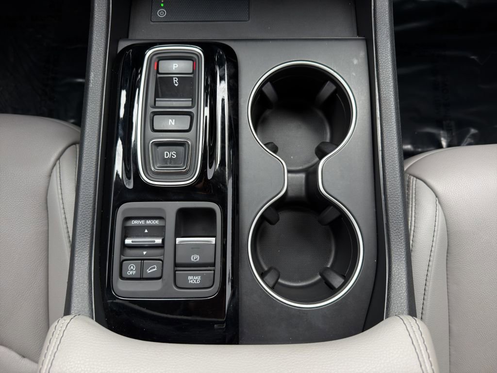 Used 2025 Honda Pilot Touring image 19