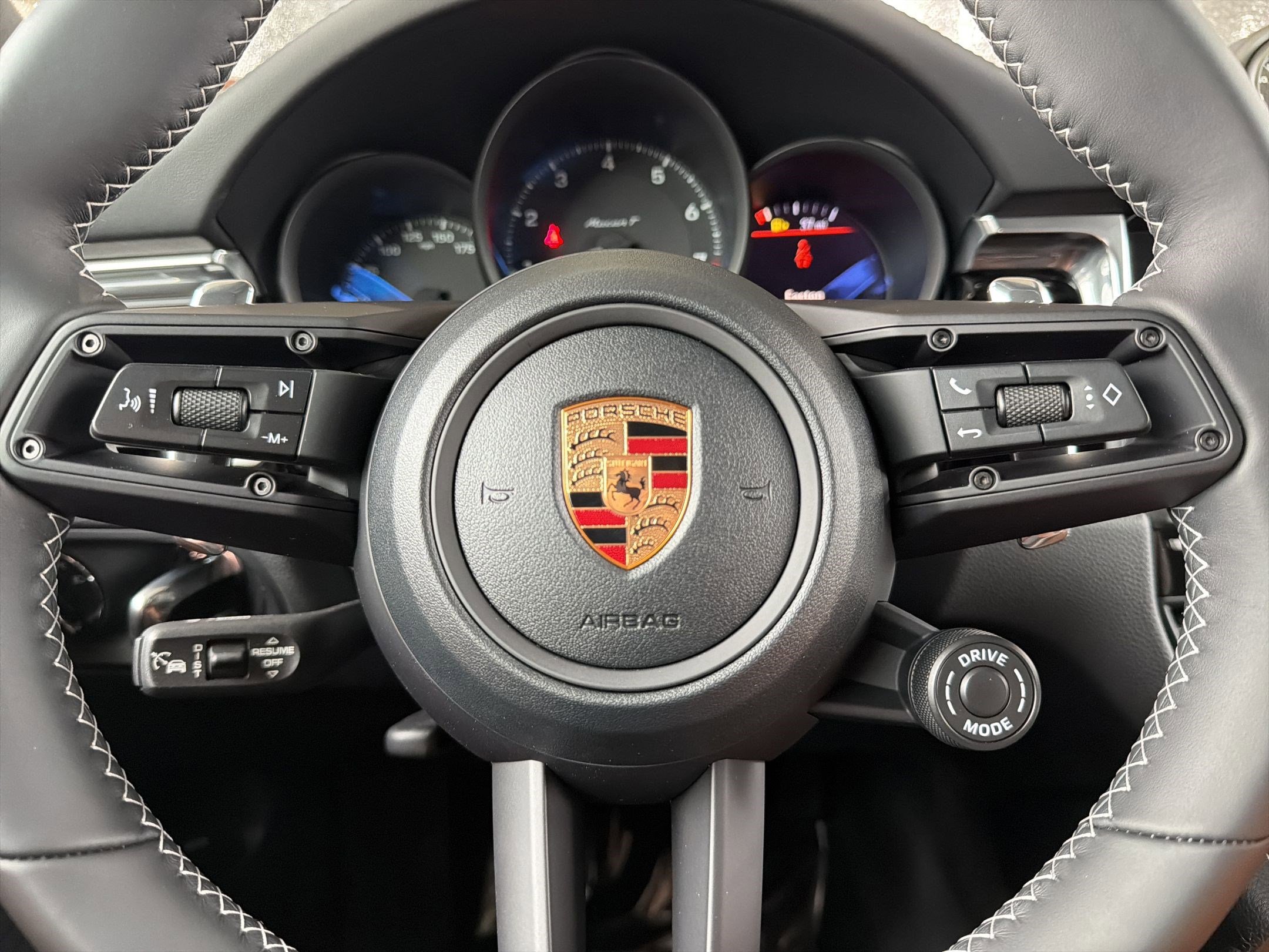 New 2026 Porsche Macan Turbo image 20