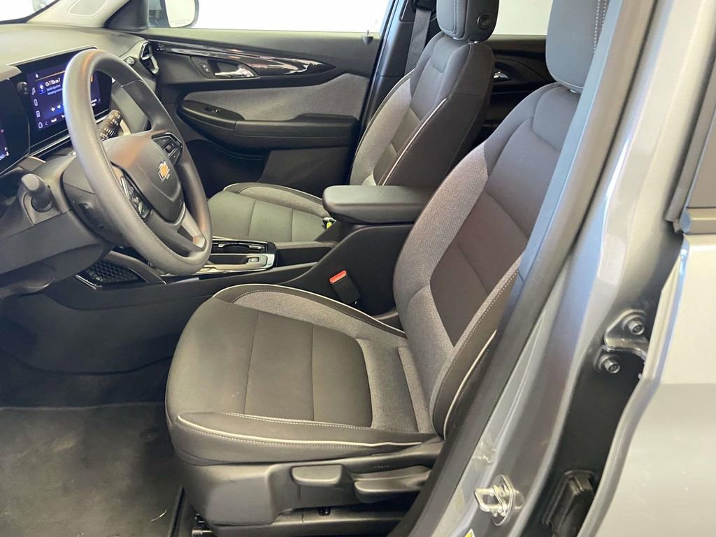 Used 2025 Chevrolet TrailBlazer LT image 16
