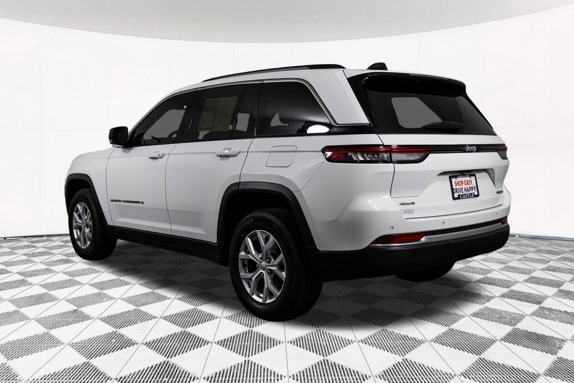 Used 2023 Jeep Grand Cherokee Limited w/ Trailer Tow Prep Group (B) image 13