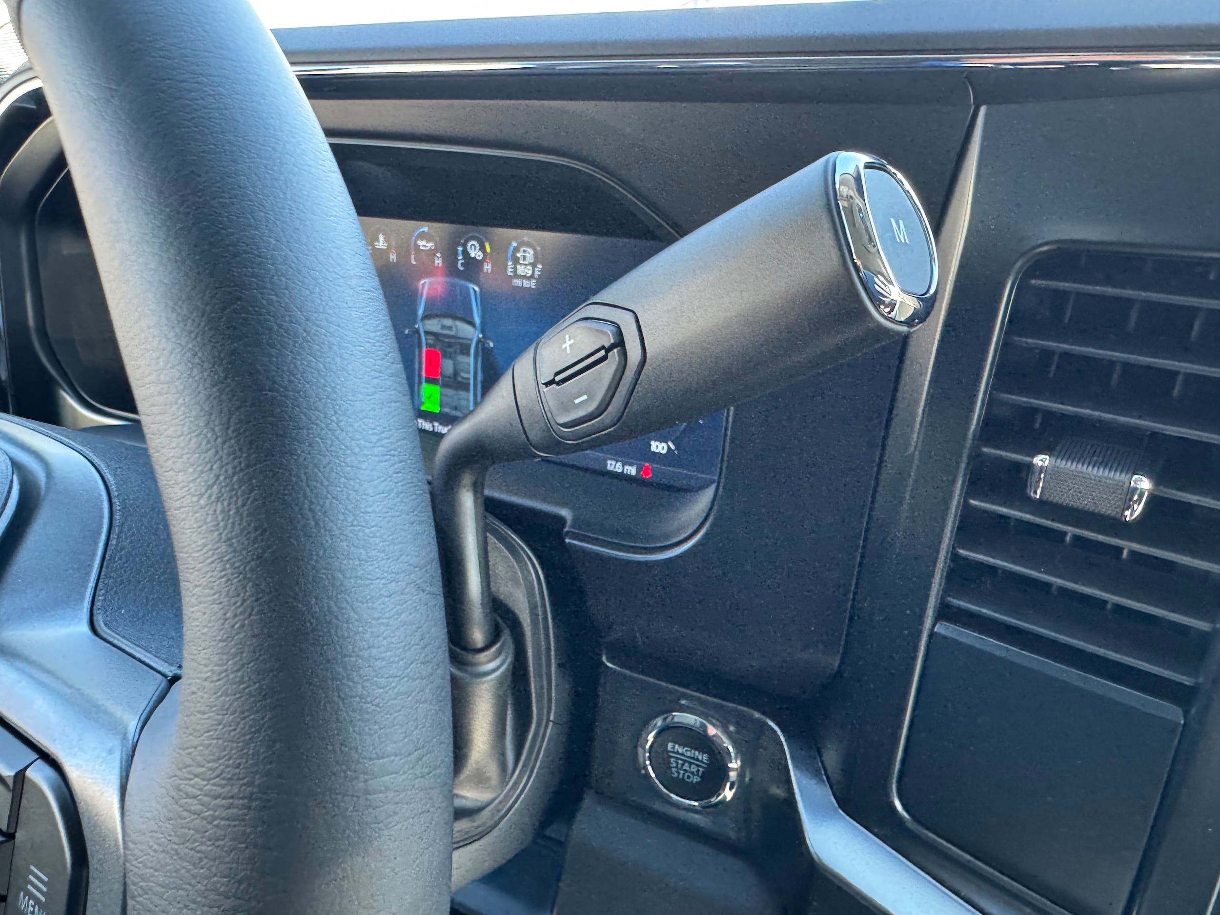 New 2026 Ford F250 Lariat w/ Black Appearance Package image 31
