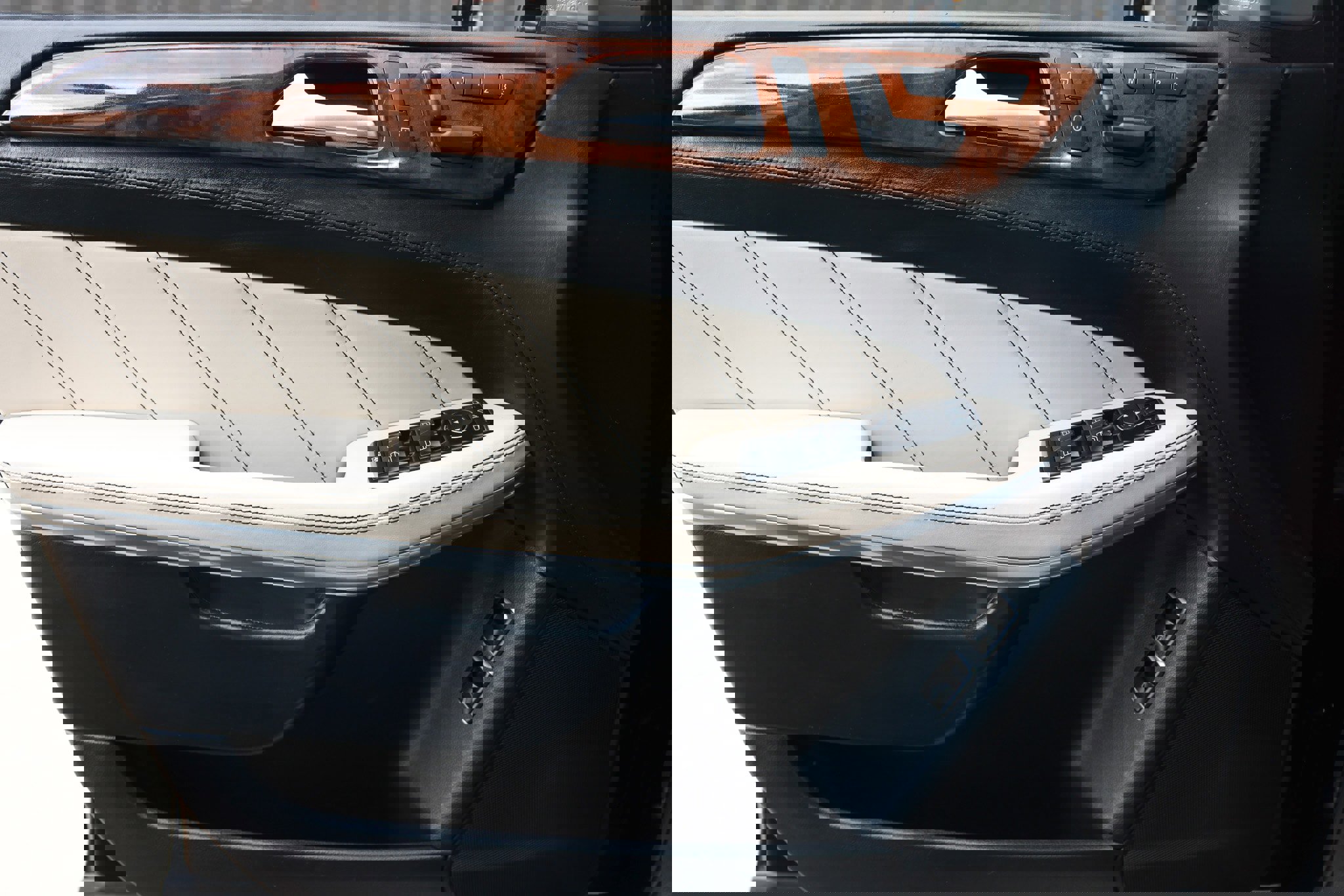 Used 2015 Mercedes-Benz GL 63 AMG 4MATIC image 60