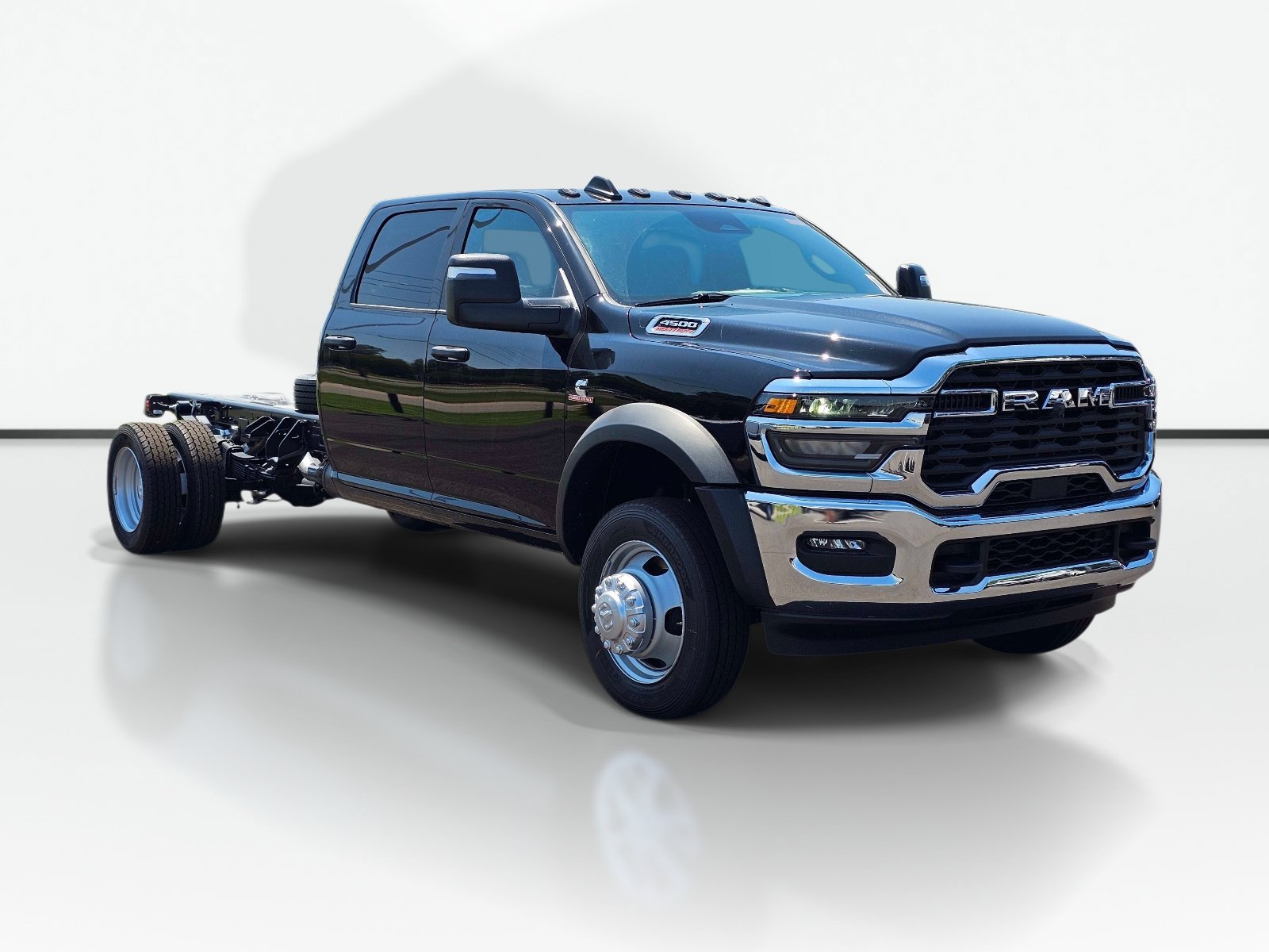 New 2027 RAM 4500 Tradesman w/ Chrome Appearance Group AWD/4WD image 5