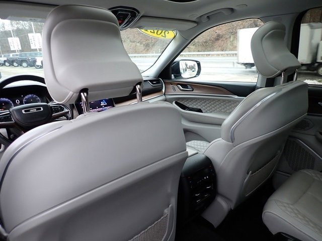 Used 2021 Jeep Grand Cherokee L Summit w/ Advanced Protech Group IV image 16