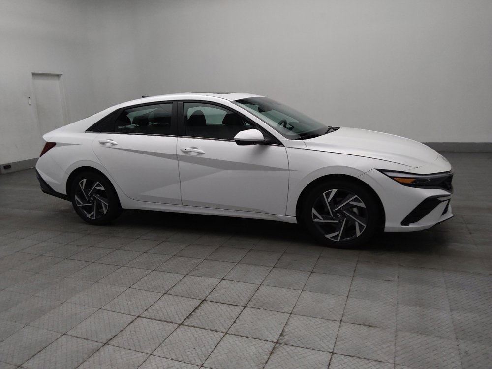Used 2025 Hyundai Elantra SEL FWD image 11