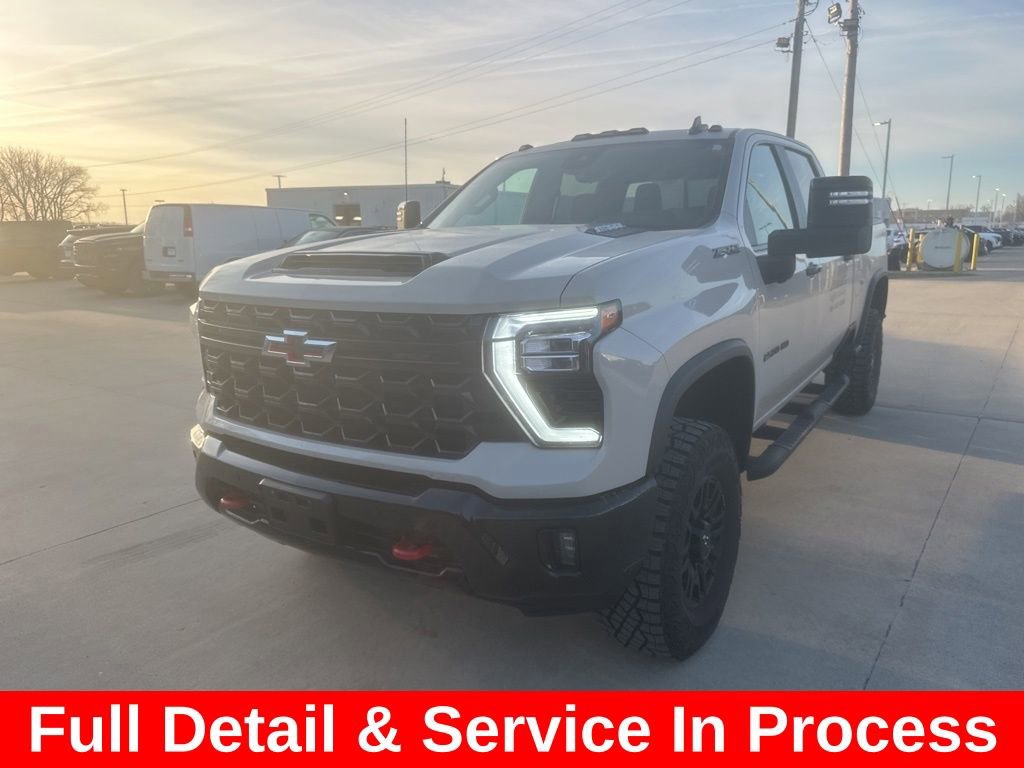 Used 2026 Chevrolet Silverado 2500 ZR2 w/ LPO, Dark Essentials Package image 2