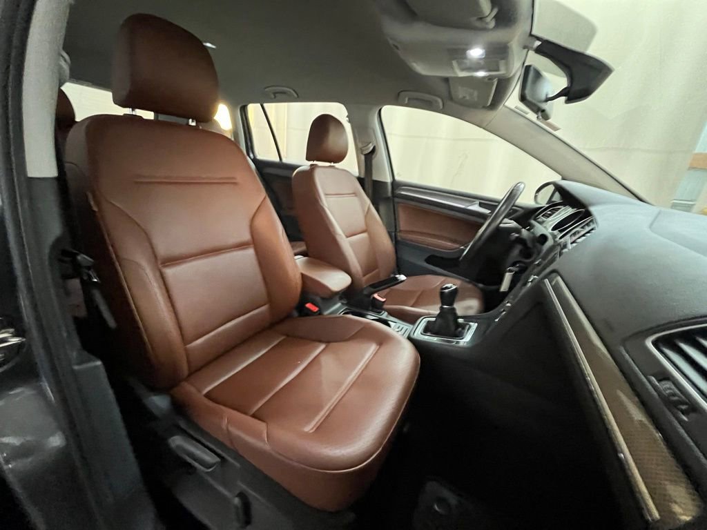 Used 2019 Volkswagen Golf Alltrack S image 12