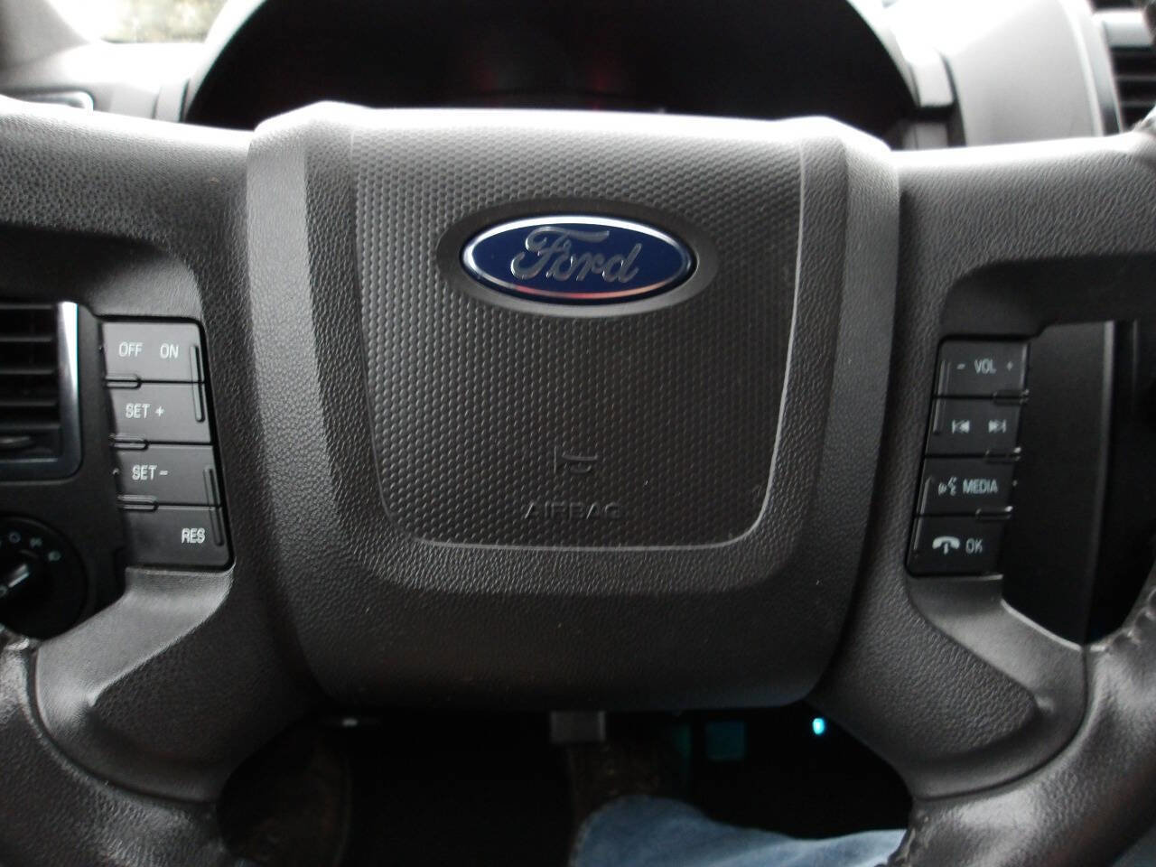 Used 2011 Ford Escape Limited image 15