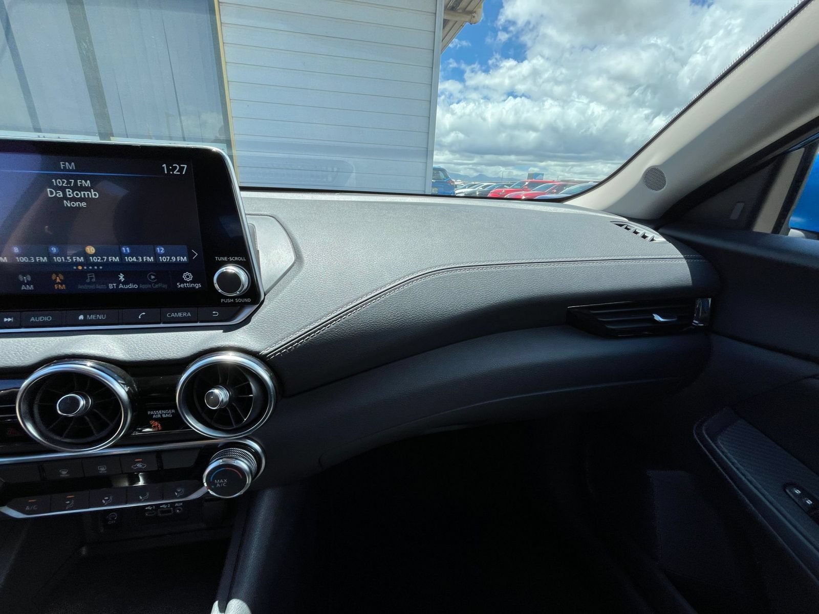 Used 2025 Nissan Sentra SV FWD image 33