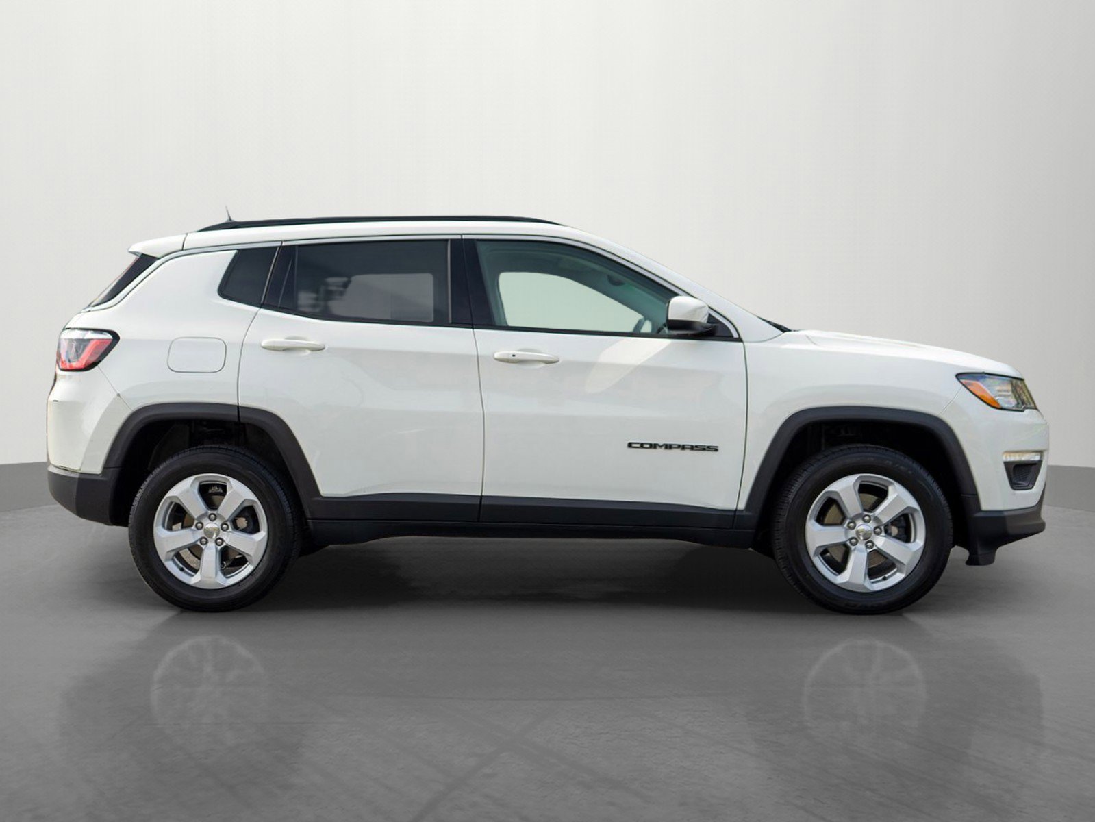 Used 2019 Jeep Compass Latitude w/ Popular Equipment Group image 8