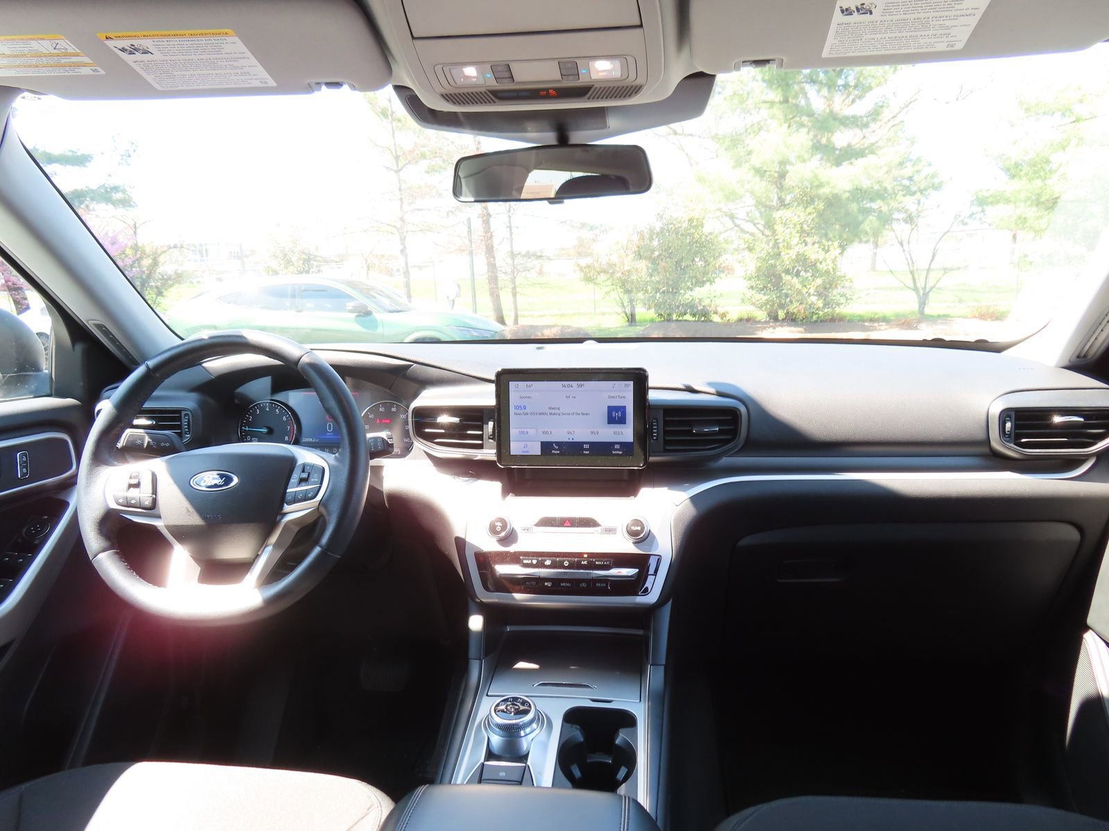 Used 2022 Ford Explorer XLT image 15