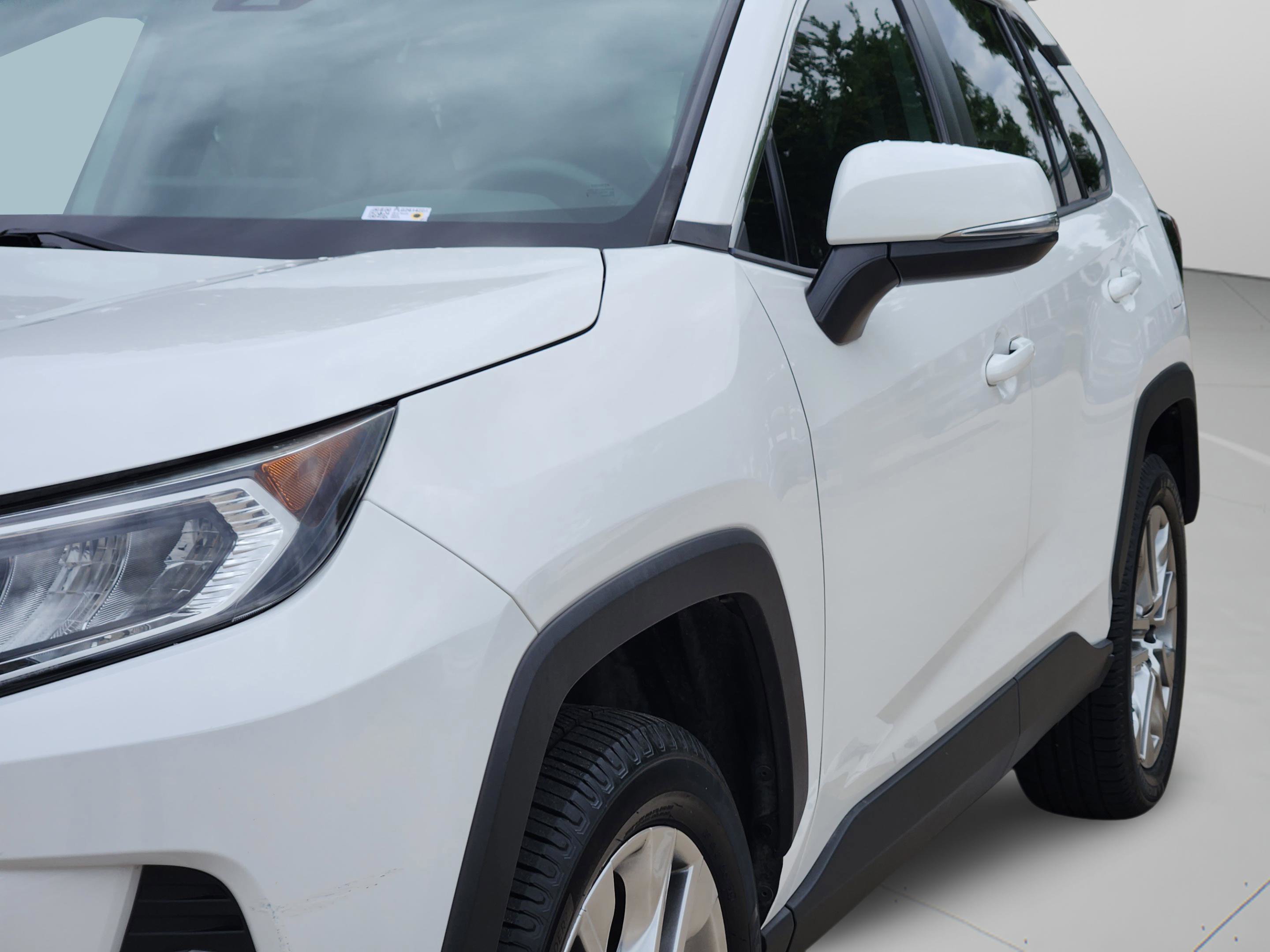 Used 2019 Toyota RAV4 XLE Premium FWD image 35