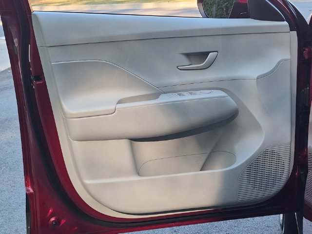 Used 2025 Hyundai Kona SEL FWD image 30