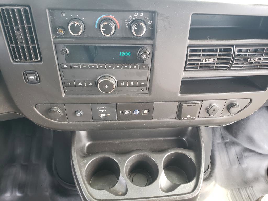 Used 2017 Chevrolet Express 2500 image 2