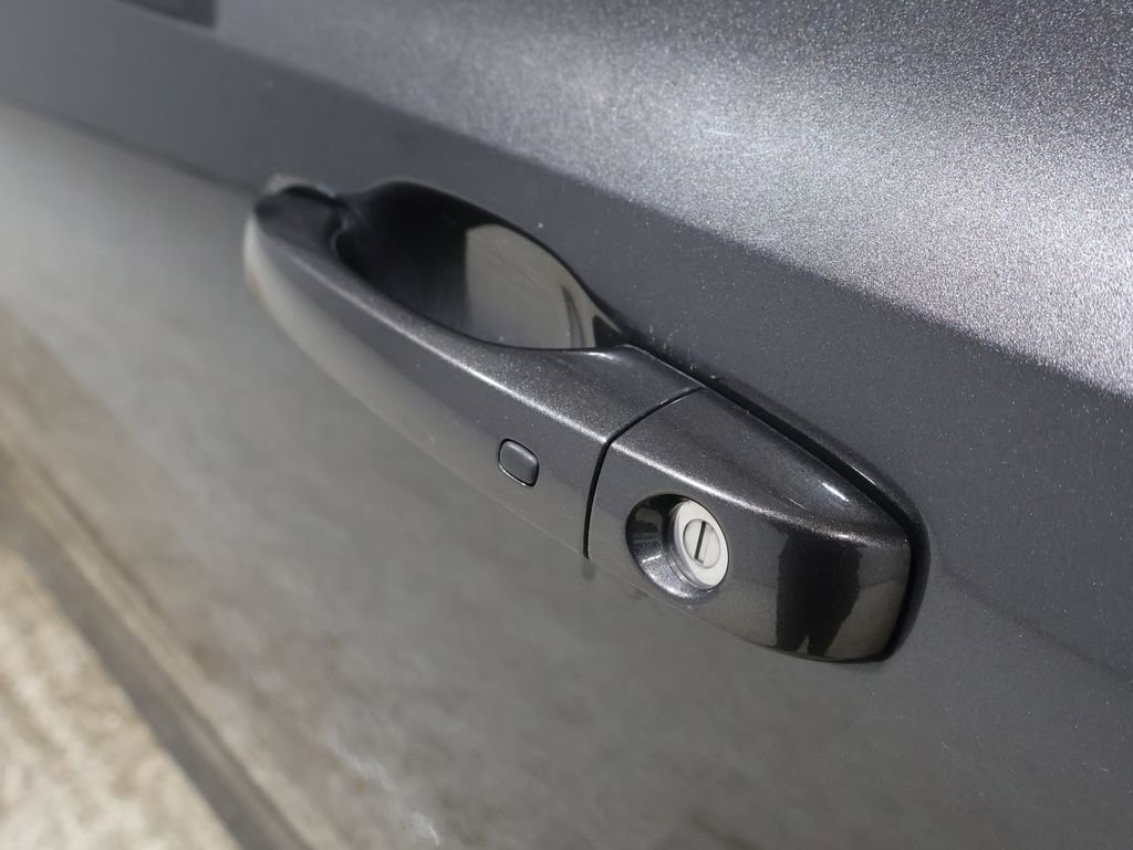 Certified 2018 Chrysler 300 S w/ 300S Premium Group image 10