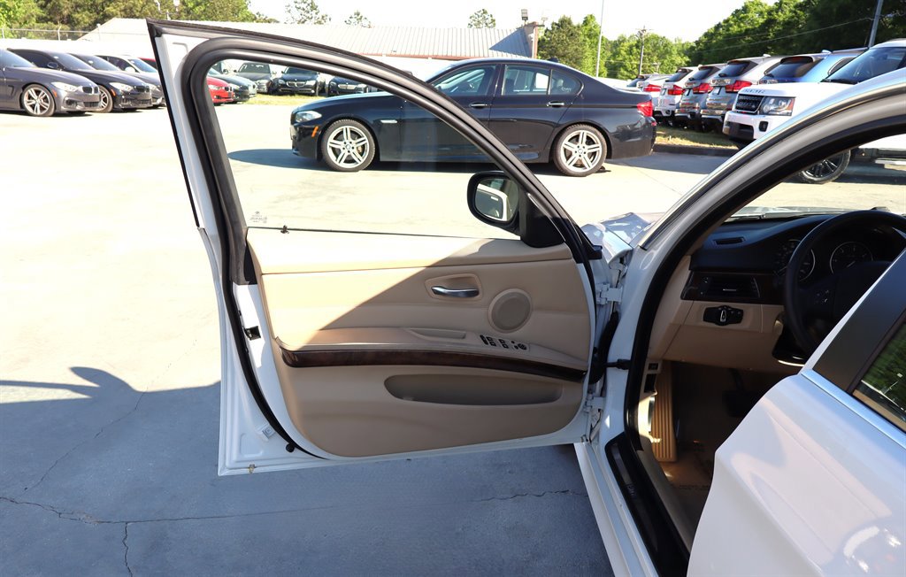 Used 2009 BMW 335d Sedan image 25