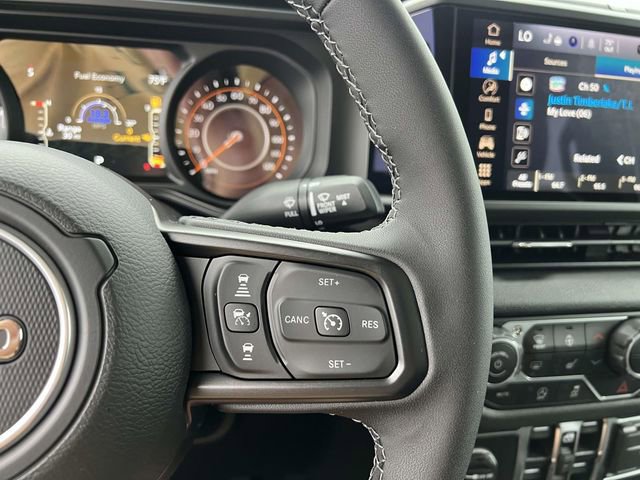 New 2025 Jeep Gladiator Sport image 19