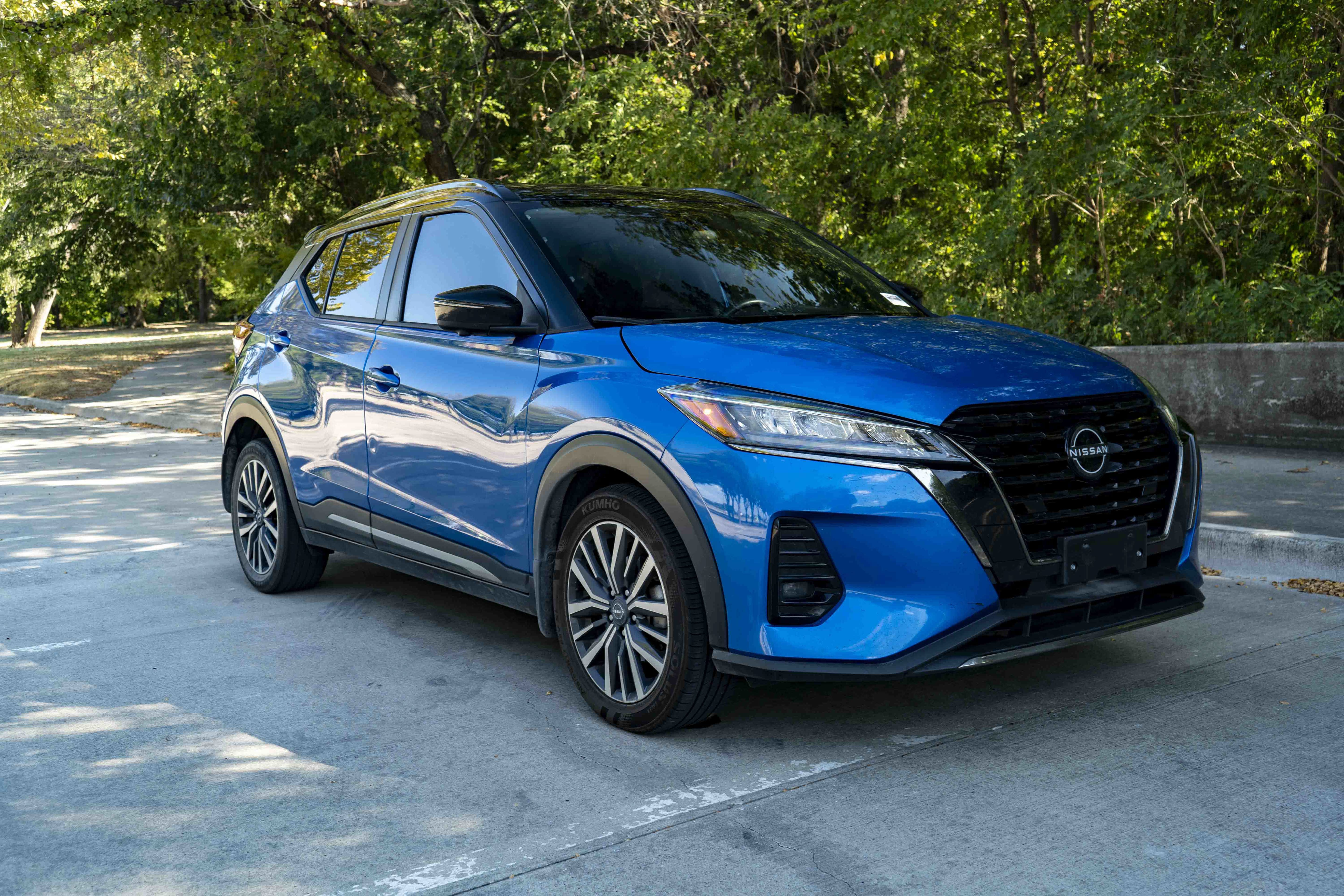 Used 2023 Nissan Kicks SR FWD image 2